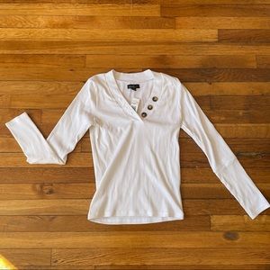 NWT: Ribbed white long sleeve with buttons